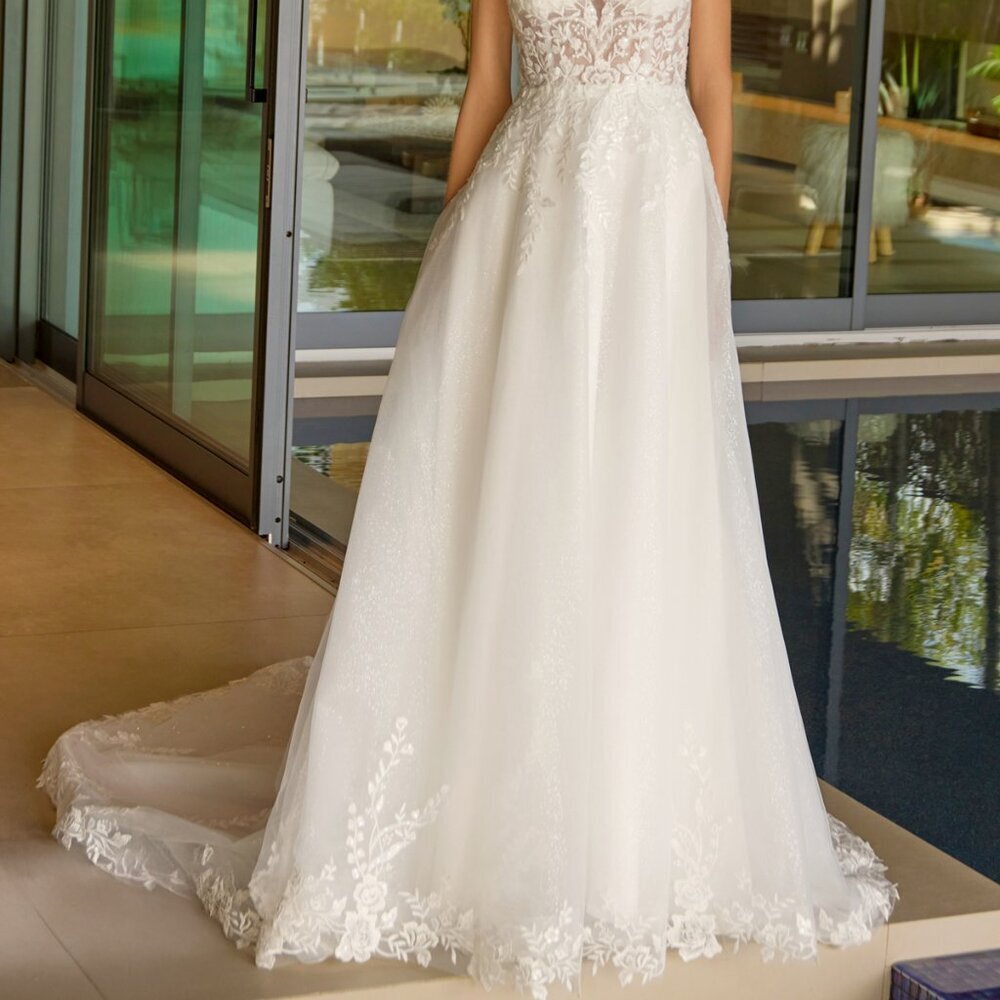 New Off White Floral Lace Embellished Long Wedding A-Line Gown w/U-Back JT2633LW - Picture 5 of 8